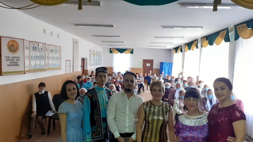 «Сыңғыҙ һәм Тамерлан» эстрада-цирк төркөмө Бүздәк районында гастрольдәрҙә булып ҡайтты