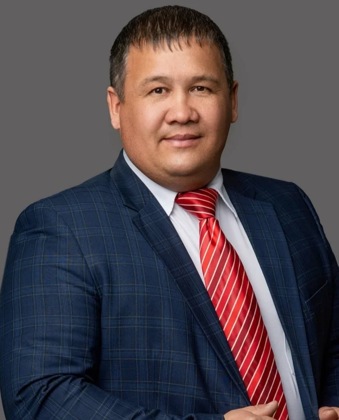 Бөгөн үҙенең тыуған көнөн Башҡортостан Республикаһының халыҡ артисы, Нефтекама дәүләт филармонияһының «Ҡәрҙәштәр» башҡорт эстрада төркөмө етәксеһе Алтыншин Раян Мырҙабай улы билдәләй